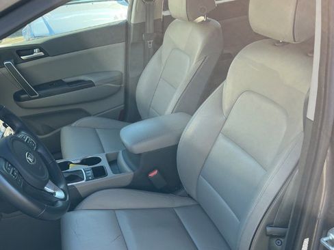 Used 2017 Kia Sportage EX image 9