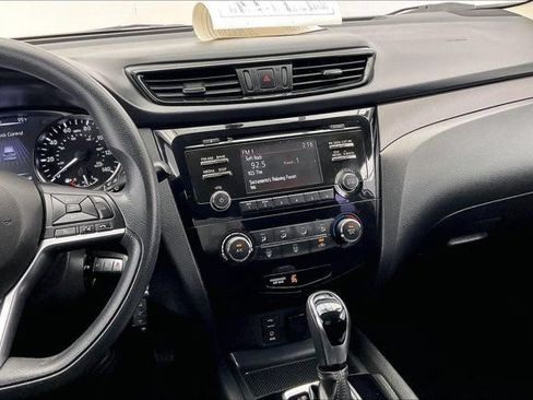 Used 2017 Nissan Rogue Sport S w/ S Appearance Package AWD/4WD image 5
