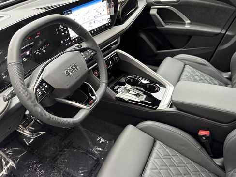 New 2025 Audi SQ5 Premium Plus image 9