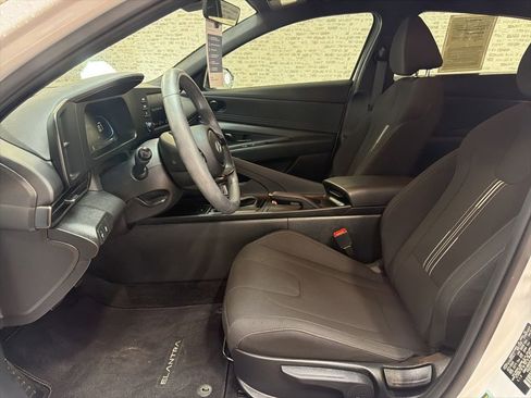 Certified 2025 Hyundai Elantra Sport FWD image 23