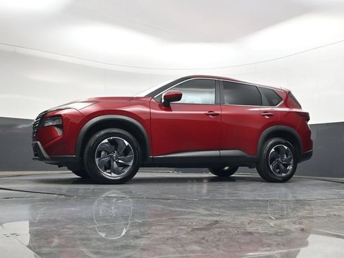 Used 2025 Nissan Rogue SV FWD image 38