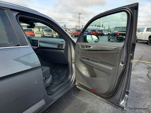 Used 2025 Volkswagen Atlas Cross Sport SE image 37