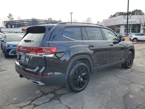 Certified 2025 Volkswagen Atlas SE image 4