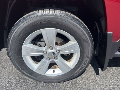 Used 2014 Jeep Patriot Sport w/ Power Value Group AWD/4WD image 3