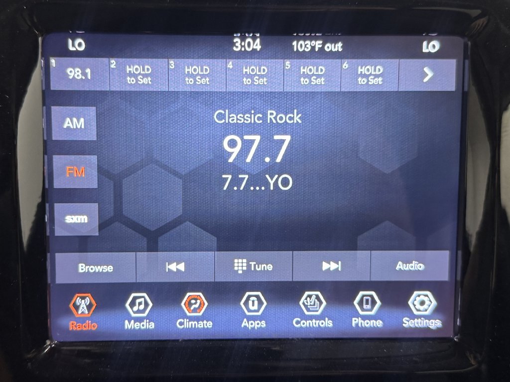 Used 2022 Jeep Cherokee Limited AWD/4WD image 3