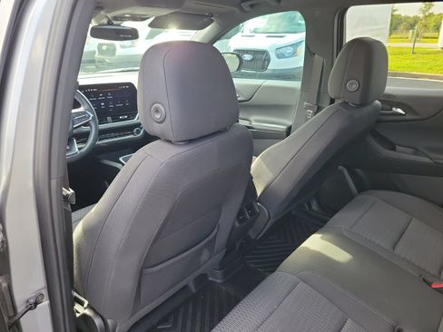 Used 2025 Chevrolet Equinox LT AWD/4WD image 9