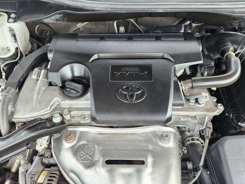 Used 2014 Toyota Camry SE w/ Moonroof Package FWD image 32