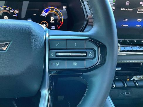 Used 2024 Chevrolet Colorado ZR2 w/ ZR2 Convenience Package III image 21