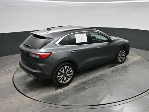 Used 2021 Ford Escape Titanium image 29