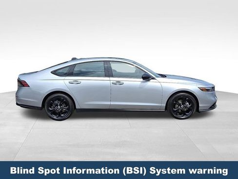 Used 2025 Honda Accord SE image 9