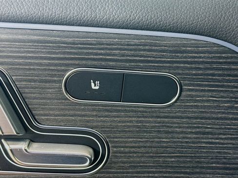 Used 2026 Mercedes-Benz GLB 250 4MATIC image 21