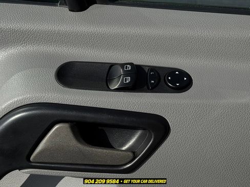 Used 2018 Mercedes-Benz Sprinter 2500 image 15