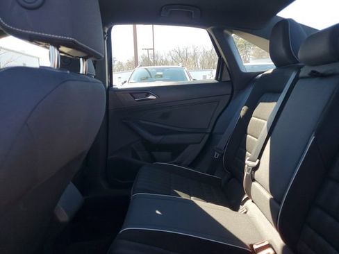 Used 2024 Volkswagen Jetta Sport image 10