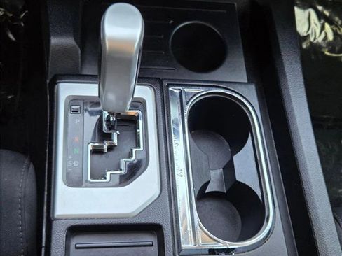 Used 2018 Toyota Tundra SR5 w/ SR5 Upgrade Package image 12