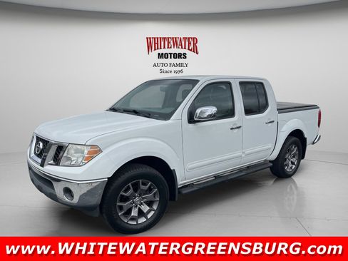 Used 2015 Nissan Frontier SL AWD/4WD image 1