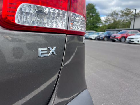Used 2013 Kia Sorento EX w/ Premium Plus Pkg FWD image 5