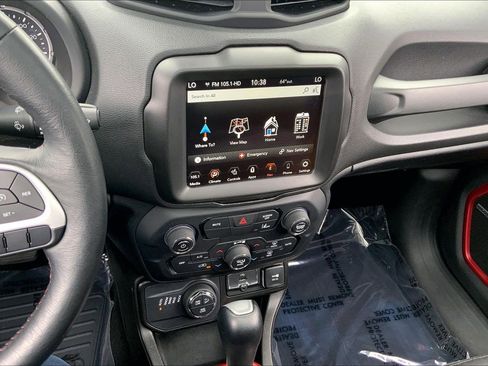 Certified 2021 Jeep Renegade Trailhawk w/ Sun & Sound Group AWD/4WD image 5