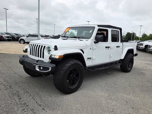Used 2021 Jeep Gladiator Sport AWD/4WD image 3
