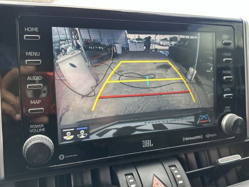 Used 2020 Toyota RAV4 XLE Premium image 25