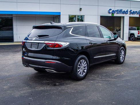 Used 2024 Buick Enclave Essence w/ Technology Package FWD image 7