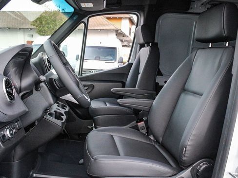 New 2026 Mercedes-Benz Sprinter 2500 image 19