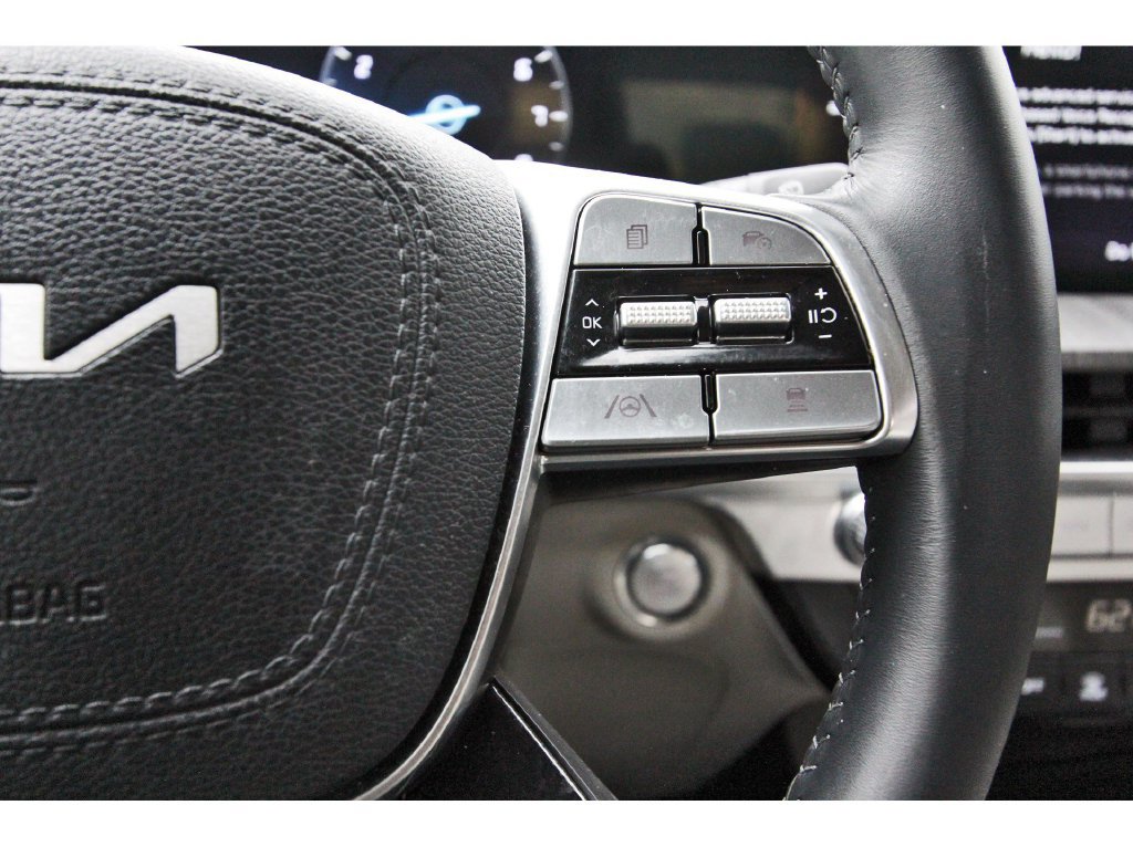 Used 2024 Kia Telluride SX w/ Towing Package FWD image 20