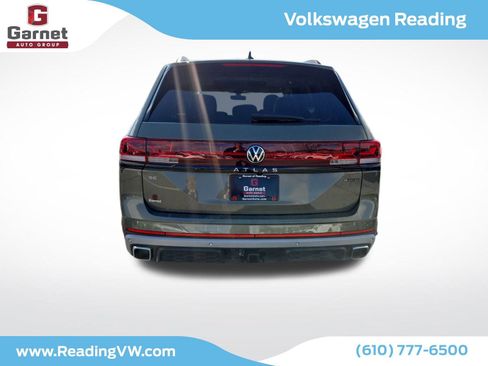 New 2026 Volkswagen Atlas Peak Edition image 4