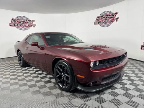Used 2020 Dodge Challenger SXT w/ Blacktop Package RWD image 9