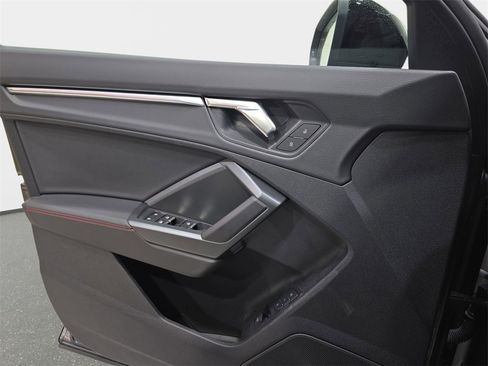 Used 2025 Audi Q3 2.0T Premium Plus w/ Premium Plus Package image 29