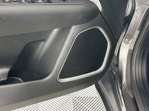 Used 2023 Jeep Compass Latitude image 25