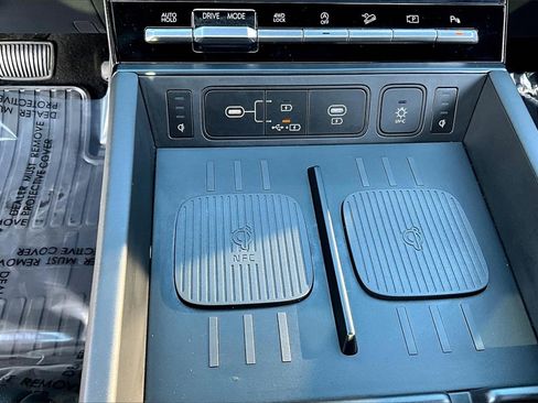 Used 2025 Hyundai Santa Fe Calligraphy image 32