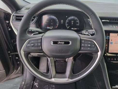 New 2026 Jeep Grand Cherokee Altitude AWD/4WD image 18