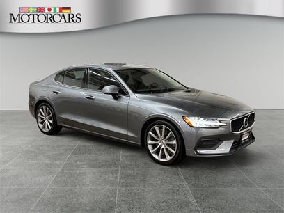 Used 2019 Volvo S60 T6 Momentum w/ Premium Package