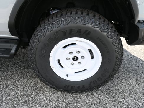 New 2026 Ford Bronco Heritage Edition AWD/4WD image 11
