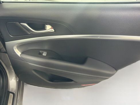 Used 2026 Genesis G70 2.5T RWD image 30