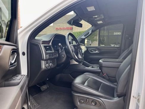 Used 2023 Chevrolet Tahoe Z71 w/ Luxury Package image 2