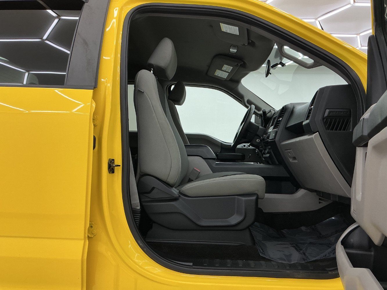 Used 2018 Ford F150 XL w/ Equipment Group 101A Mid AWD/4WD image 17