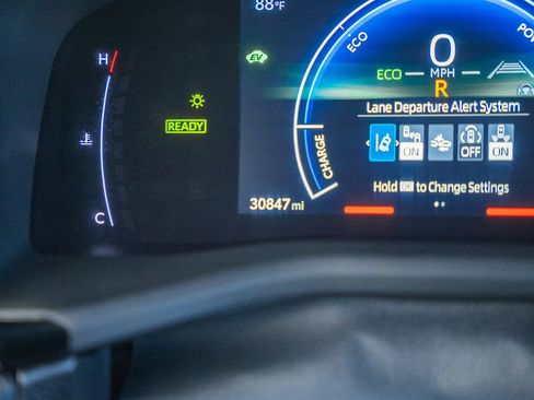 Used 2025 Toyota Camry SE FWD image 41
