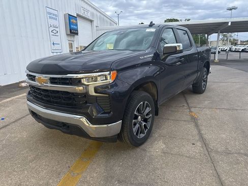 Used 2024 Chevrolet Silverado 1500 LT image 1