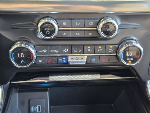 Used 2021 Ford F150 Lariat w/ Equipment Group 502A High AWD/4WD image 14