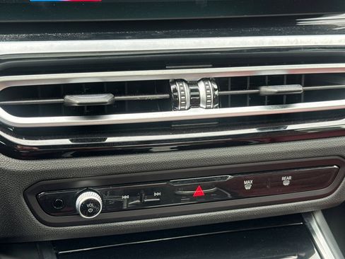 Certified 2023 BMW 330e 330e w/ Premium Package image 25