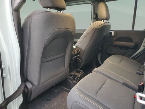 Certified 2024 Jeep Wrangler Sahara image 7