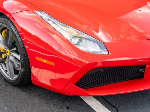 Used 2018 Ferrari 488 Spider RWD image 8