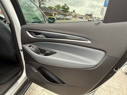 Used 2020 Buick Enclave Premium w/ LPO, Luxury Package image 28