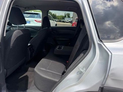 Used 2024 Nissan Rogue S FWD image 9
