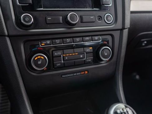 Used 2013 Volkswagen Golf R 4-Door image 23