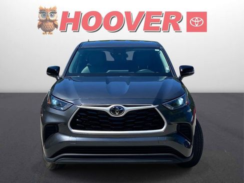 Used 2023 Toyota Highlander L AWD/4WD image 5
