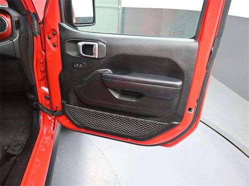 Used 2018 Jeep Wrangler Unlimited Rubicon w/ Dual Top Group image 11