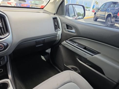 Used 2017 Chevrolet Colorado LT w/ LT Convenience Package RWD image 10