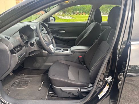 Used 2025 Nissan Sentra SV FWD image 24